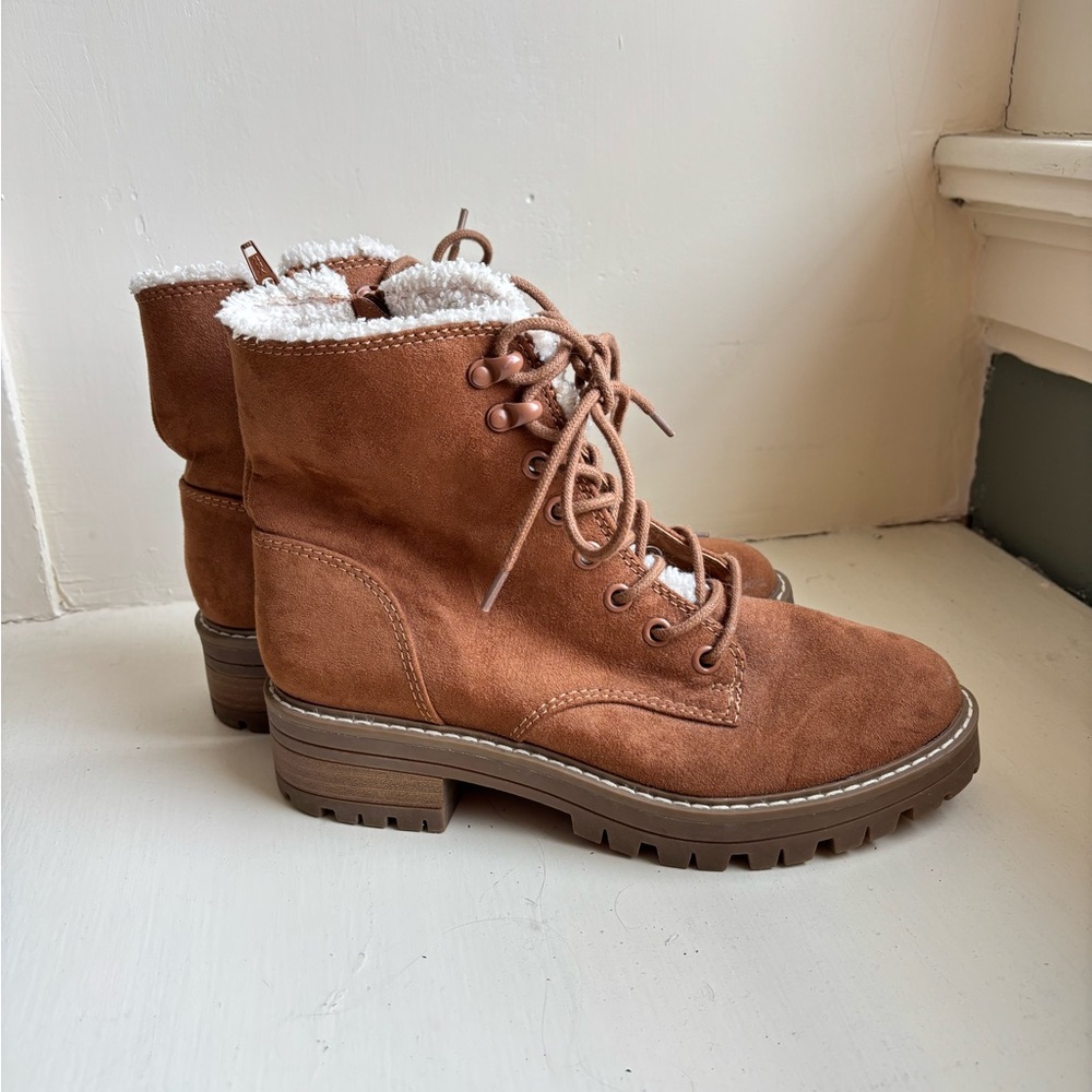 Universal Thread Boots